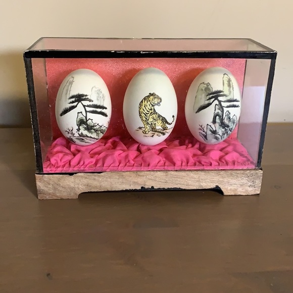 Vintage Hand Painted Japanese Eggs in Sealed Box - Picture 2 of 14
